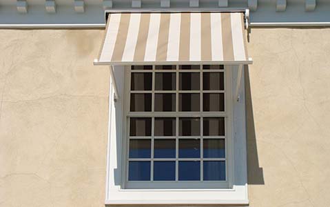 KE Outdoor Topaz retractable window awning